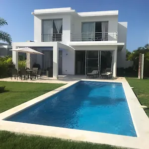 Villa Real Playa Nueva Romana, Soco